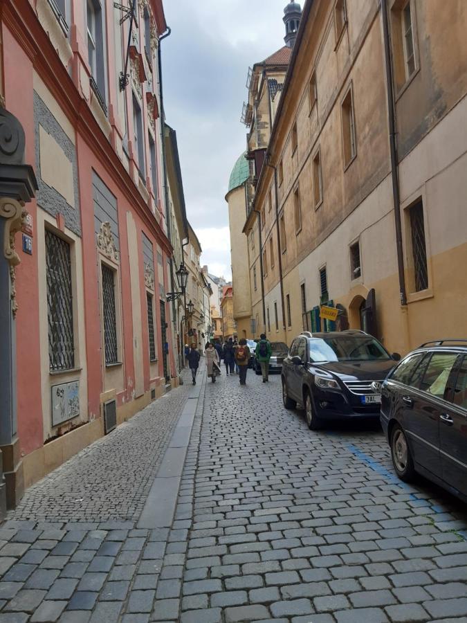 Appartamento Soukromy Pokoj V Srdci Prahy Praga Esterno foto